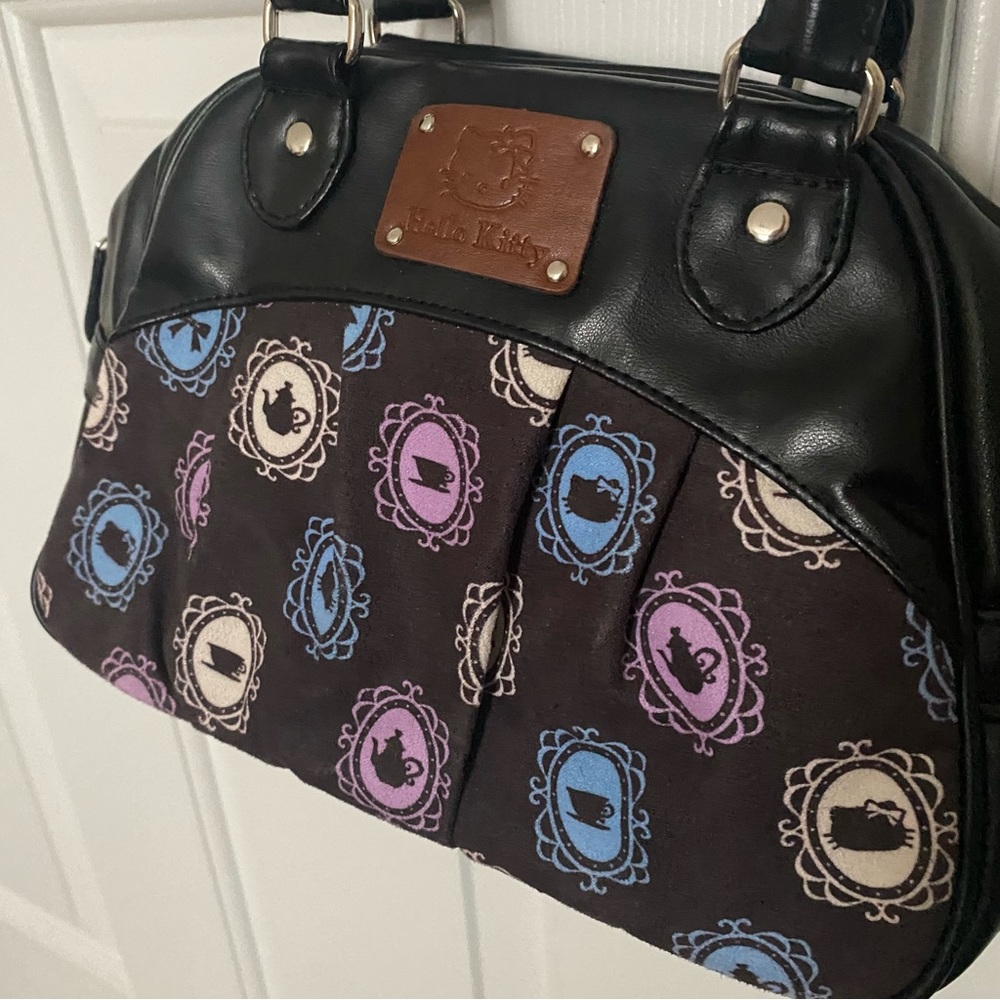 Hello Kitty Tea Purse - Picture 3 of 14